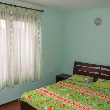 Holiday home Three-bedroom Holiday In Asparuhovo Medovo